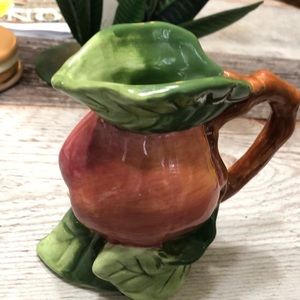 A beautiful Apple design pitcher/creamer